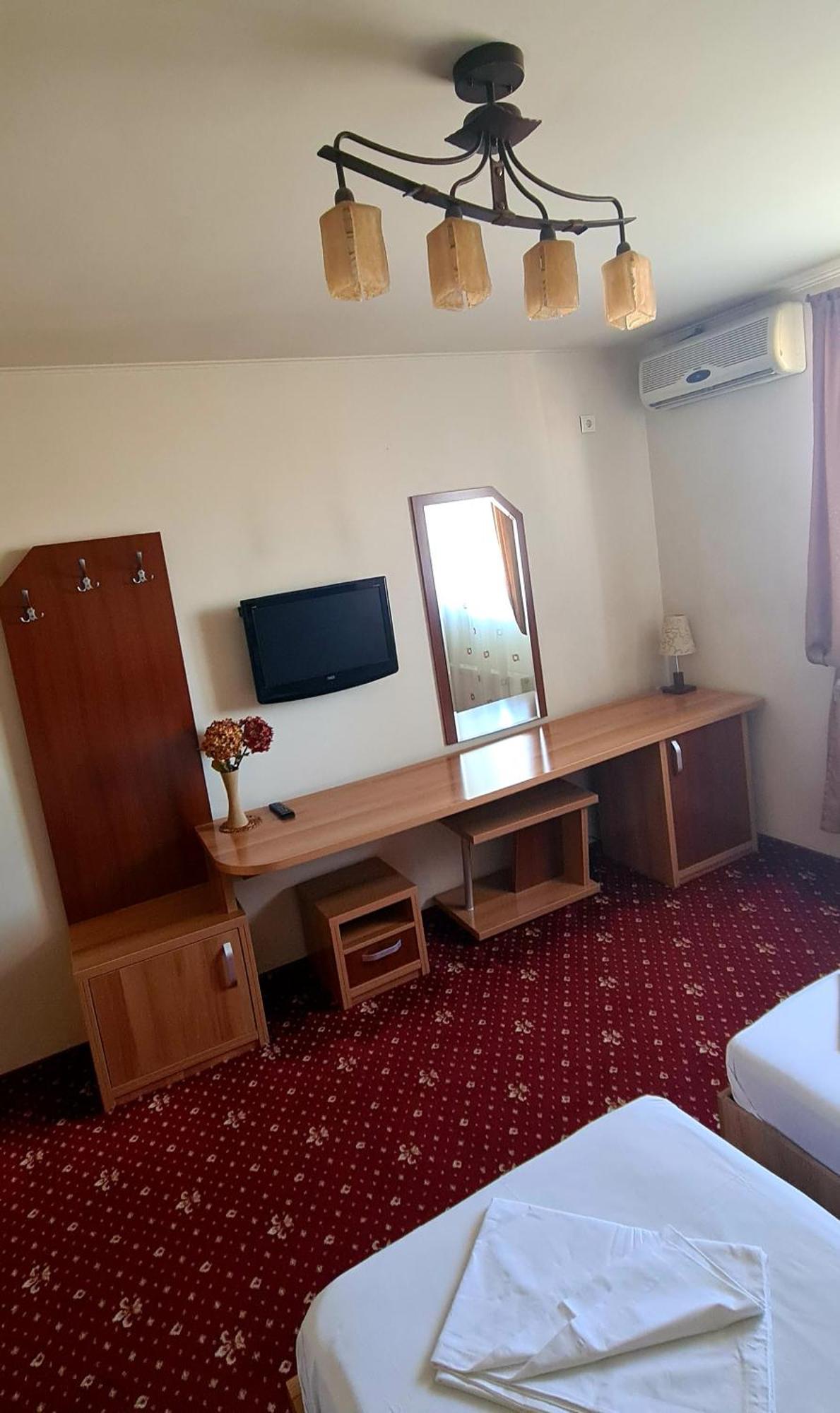 Motel Cool Bărcăneşti Habitación foto